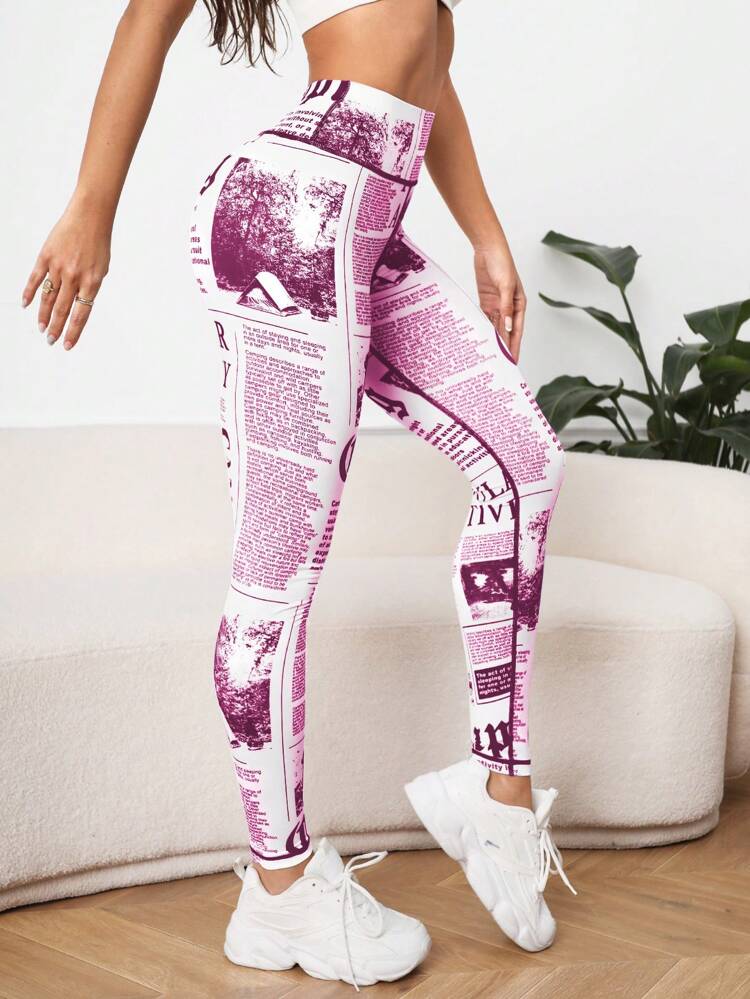 L111 Legging newspaper blanco con morado