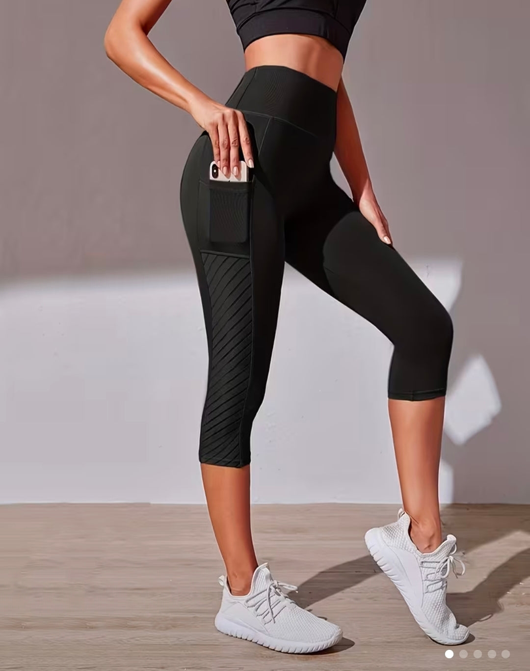 L183 Legging negro capri con bolsa para cel