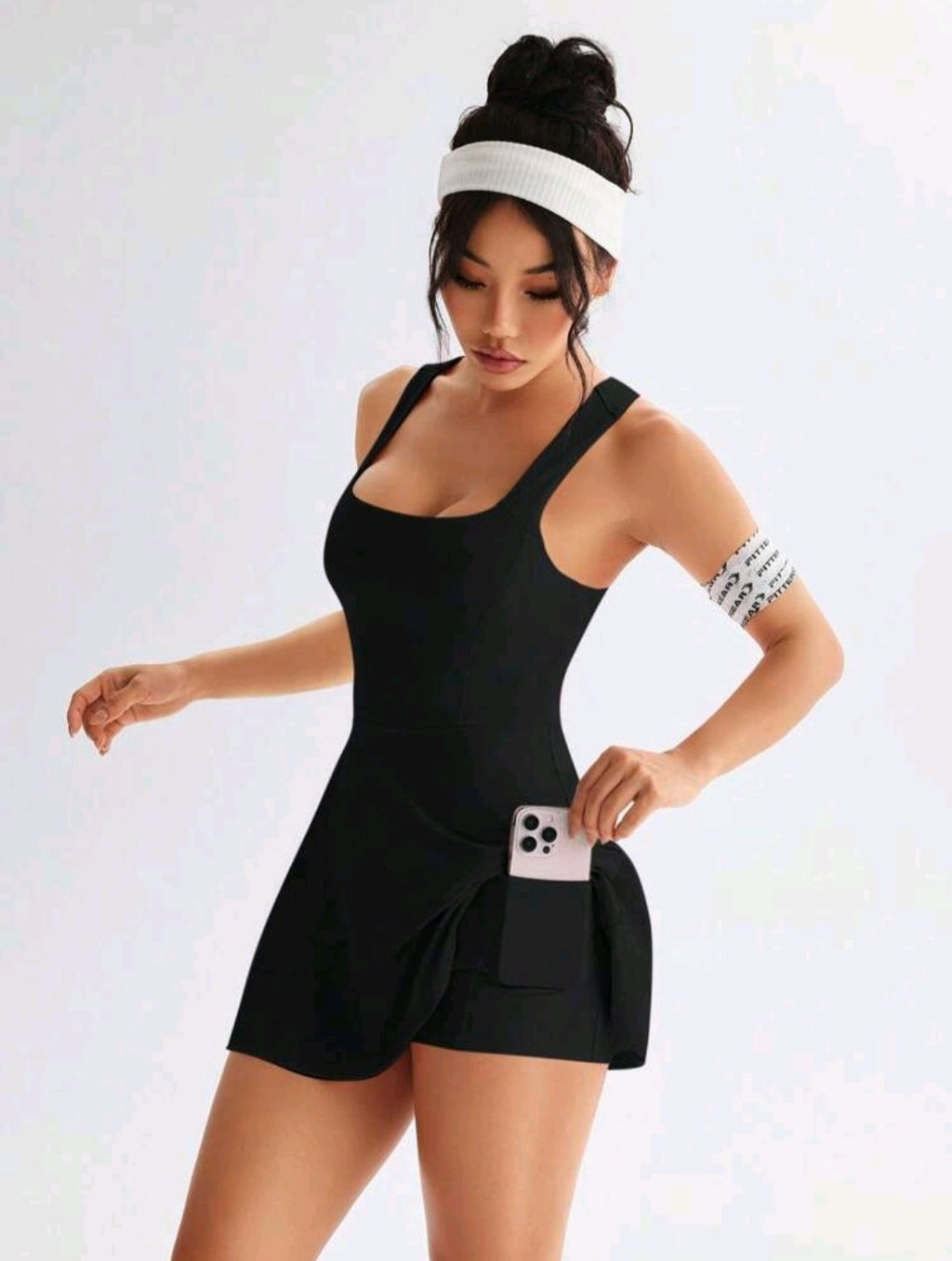 SS135 Conjunto negro de falda corta sport bra cruzado atrás