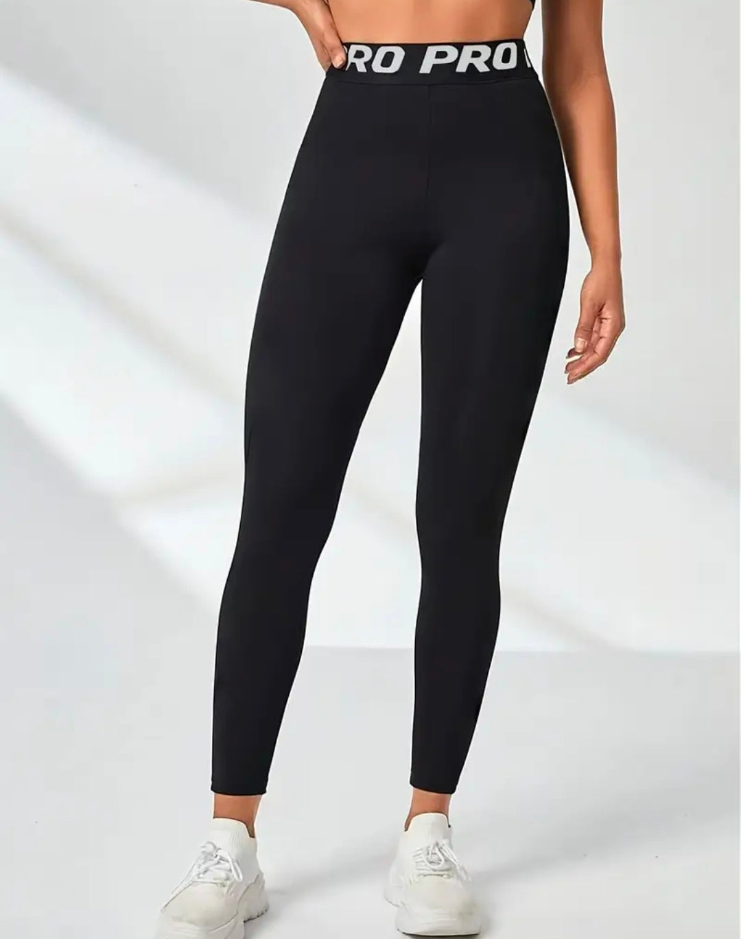 L171 Legging negro con letras PRO