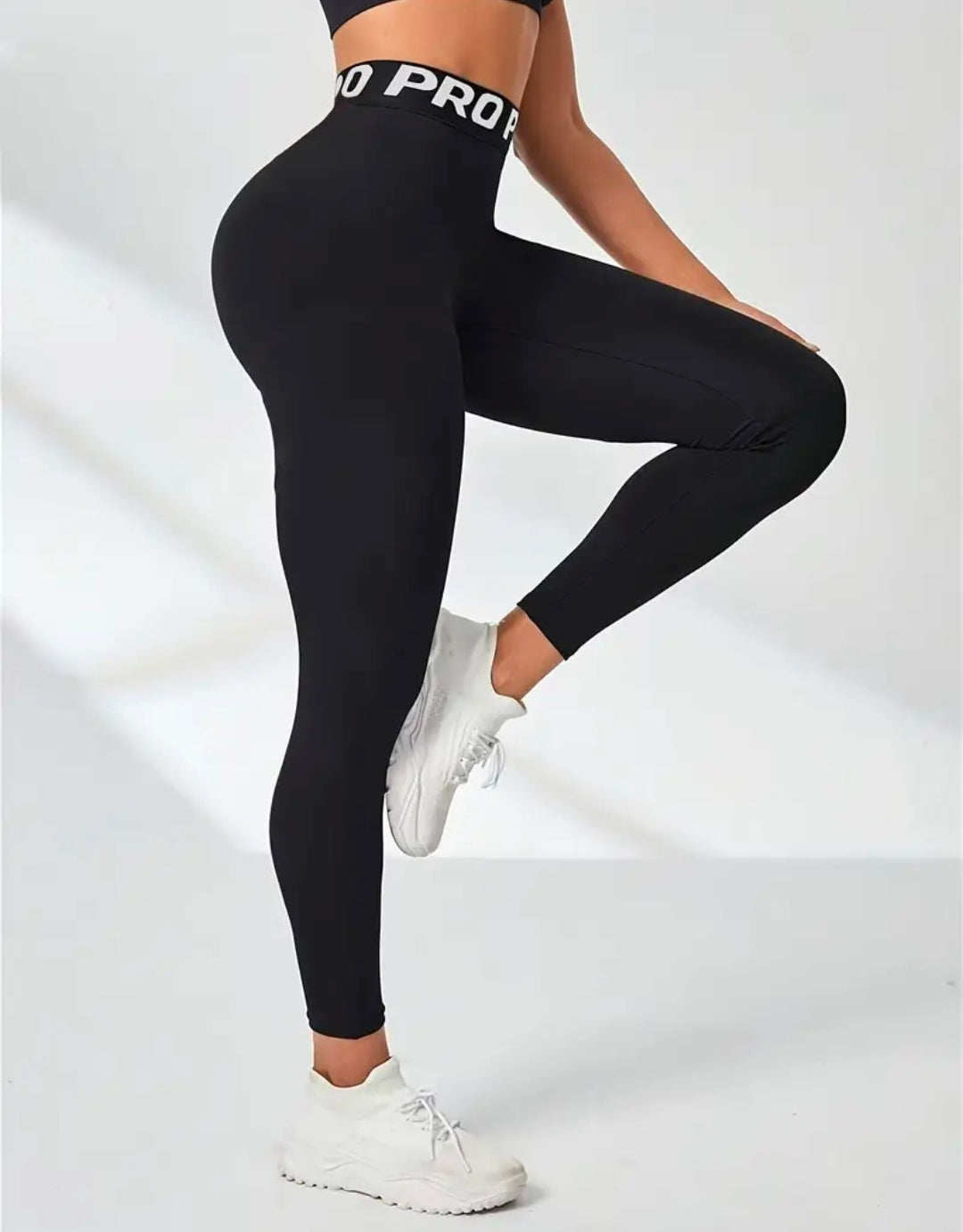 L171 Legging negro con letras PRO