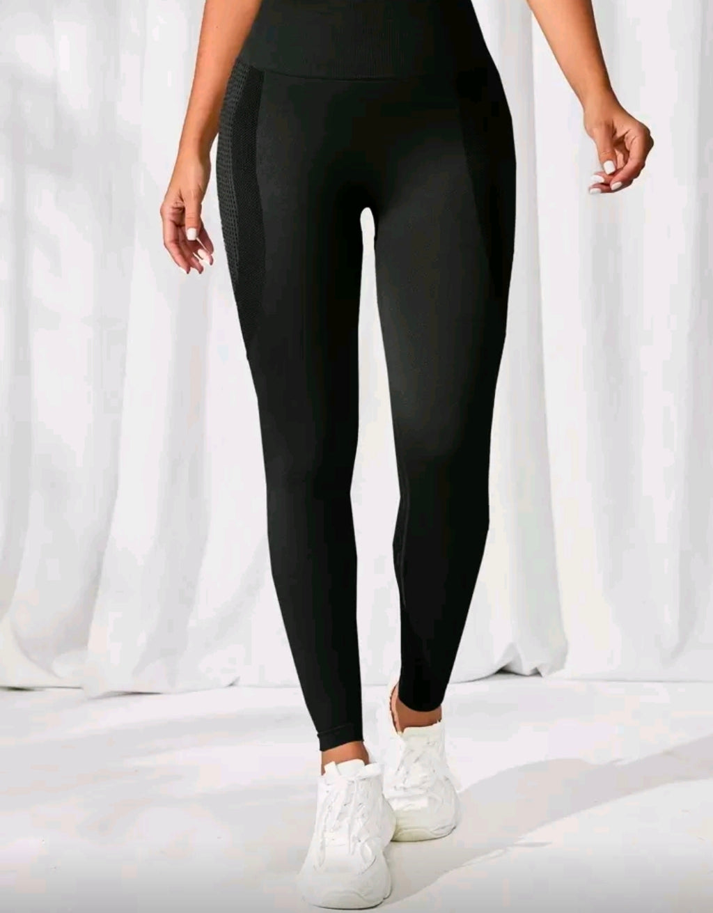 L159 Legging negro con detalles internos