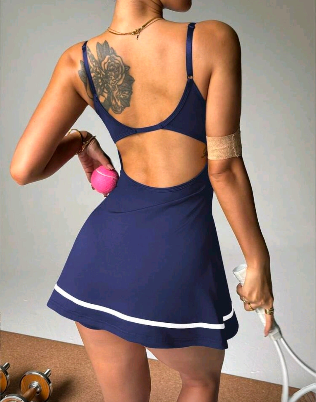 SS143 Enterizo de vestido azul escotado con línea blanca inferior