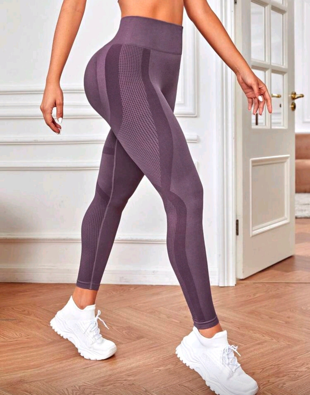 L175 Legging morado lila con detalles internos